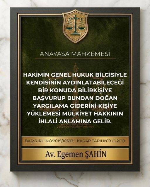 Hakimin genel hukuk bilgisiyle kendisinin aydınlatabileceği bir konuda bilirkişiye başvurup bundan doğan yargılama giderini kişiye yüklemesi mülkiyet hakkının ihlali anlamına gelir.⚖️Anayasa MahkemesiBaşvuru No: 2015/10393 Karar Tarihi: 09.01.2019