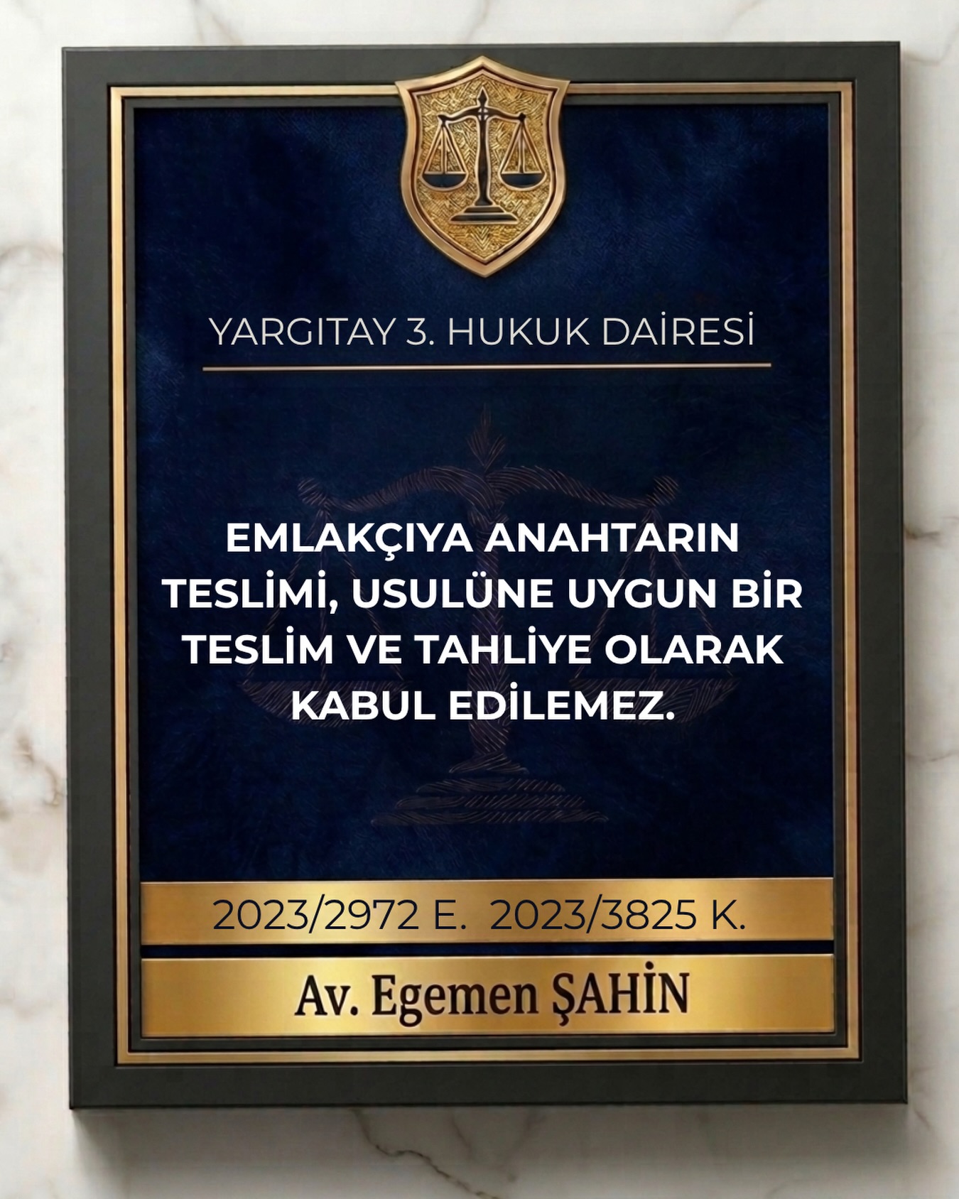 Emlakçıya anahtarın teslimi, usulüne uygun bir teslim ve tahliye olarak kabul edilemez.
⚖️Yargıtay 3. Hukuk Dairesi
2023/2972 E. 2023/3825 K.